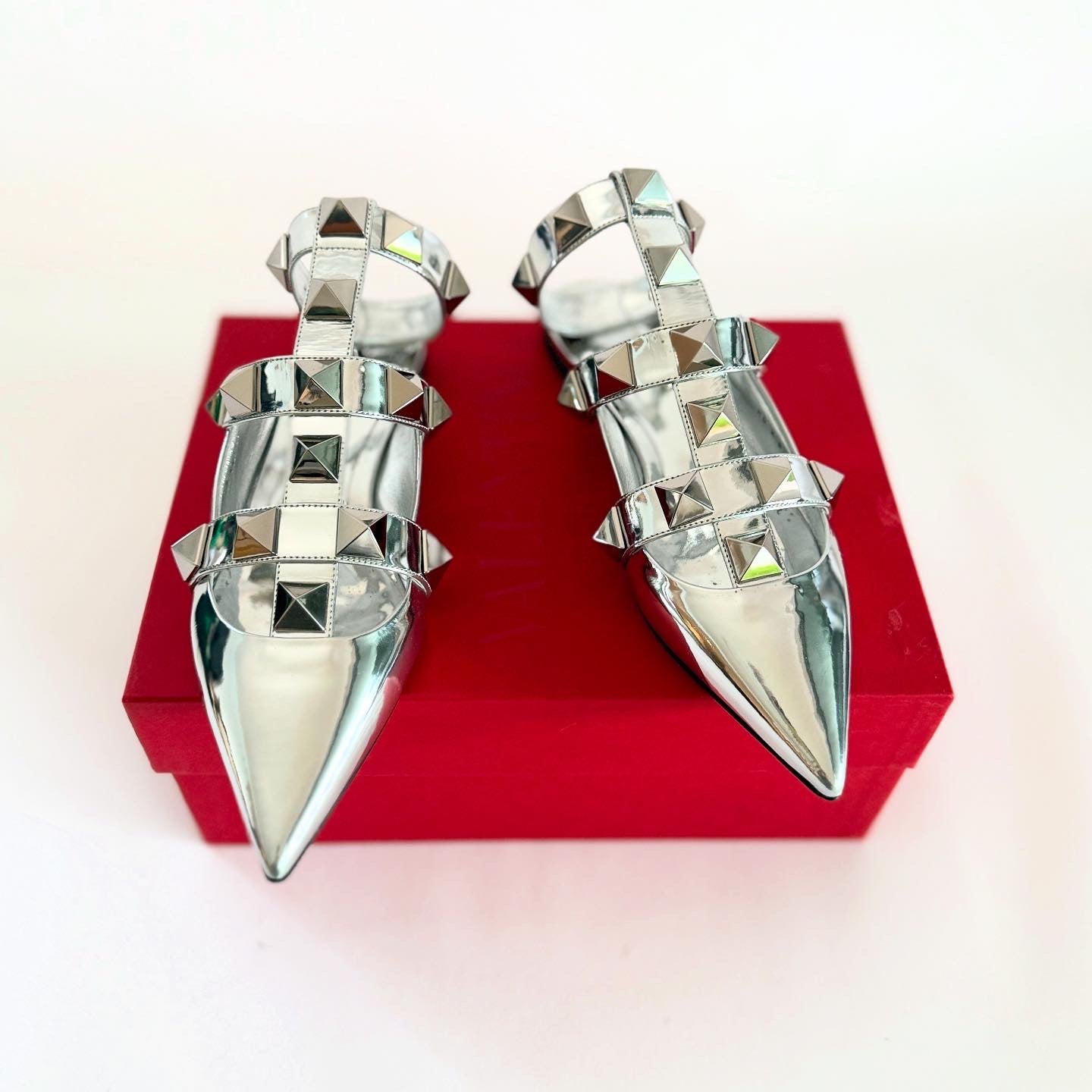 Valentino Roman Stud Sandals Sz 40