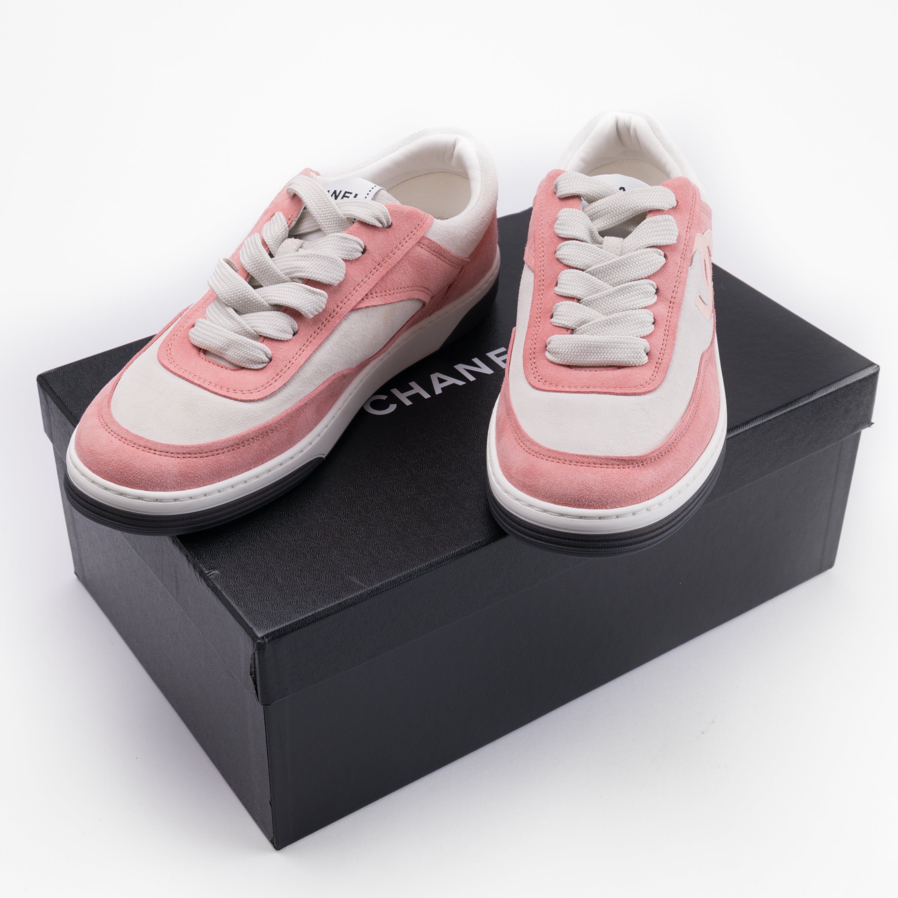 Chanel Sneakers Sz 39