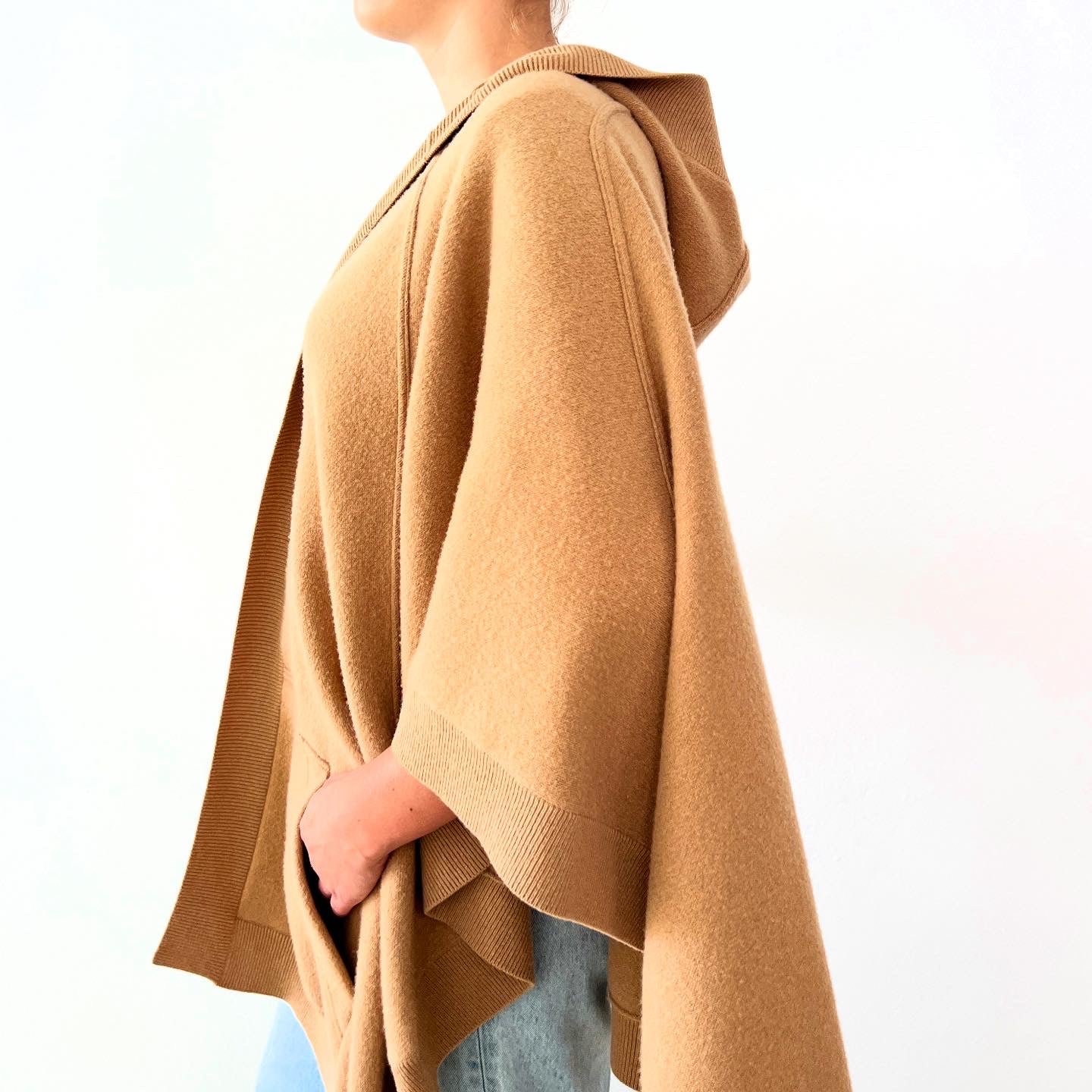 Burberry Knit Cape OS