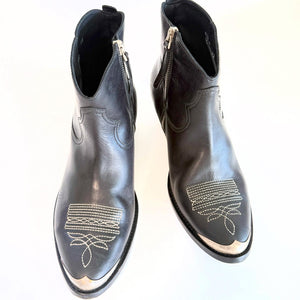 GGDB Boots Sz 40