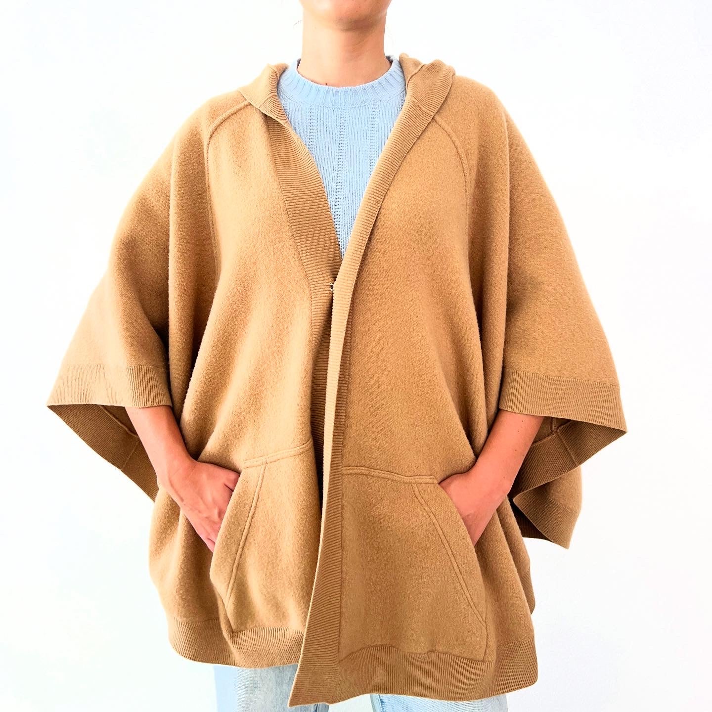 Burberry Knit Cape OS