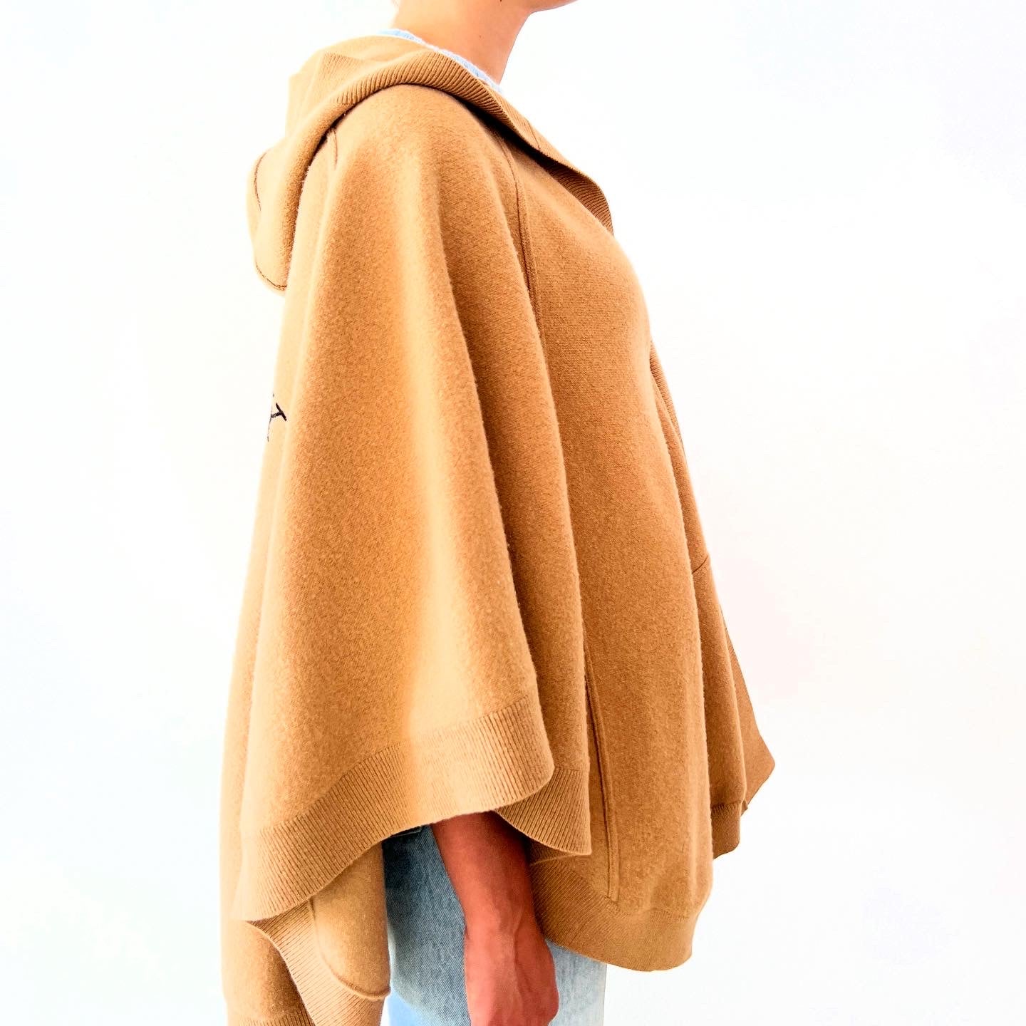 Burberry Knit Cape OS