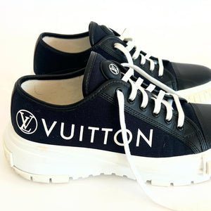 Louis Vuitton Squad Sneakers Sz 40