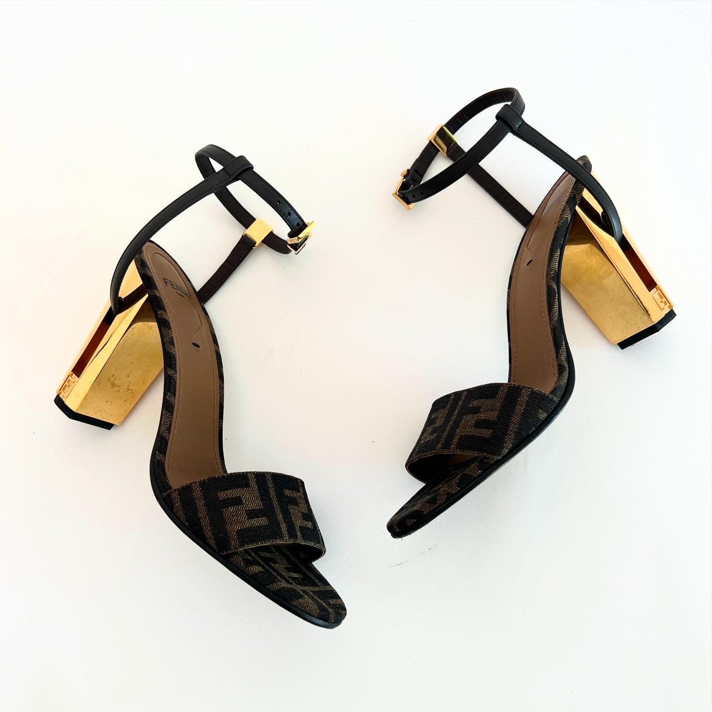 Fendi Logo Heels Sz 39