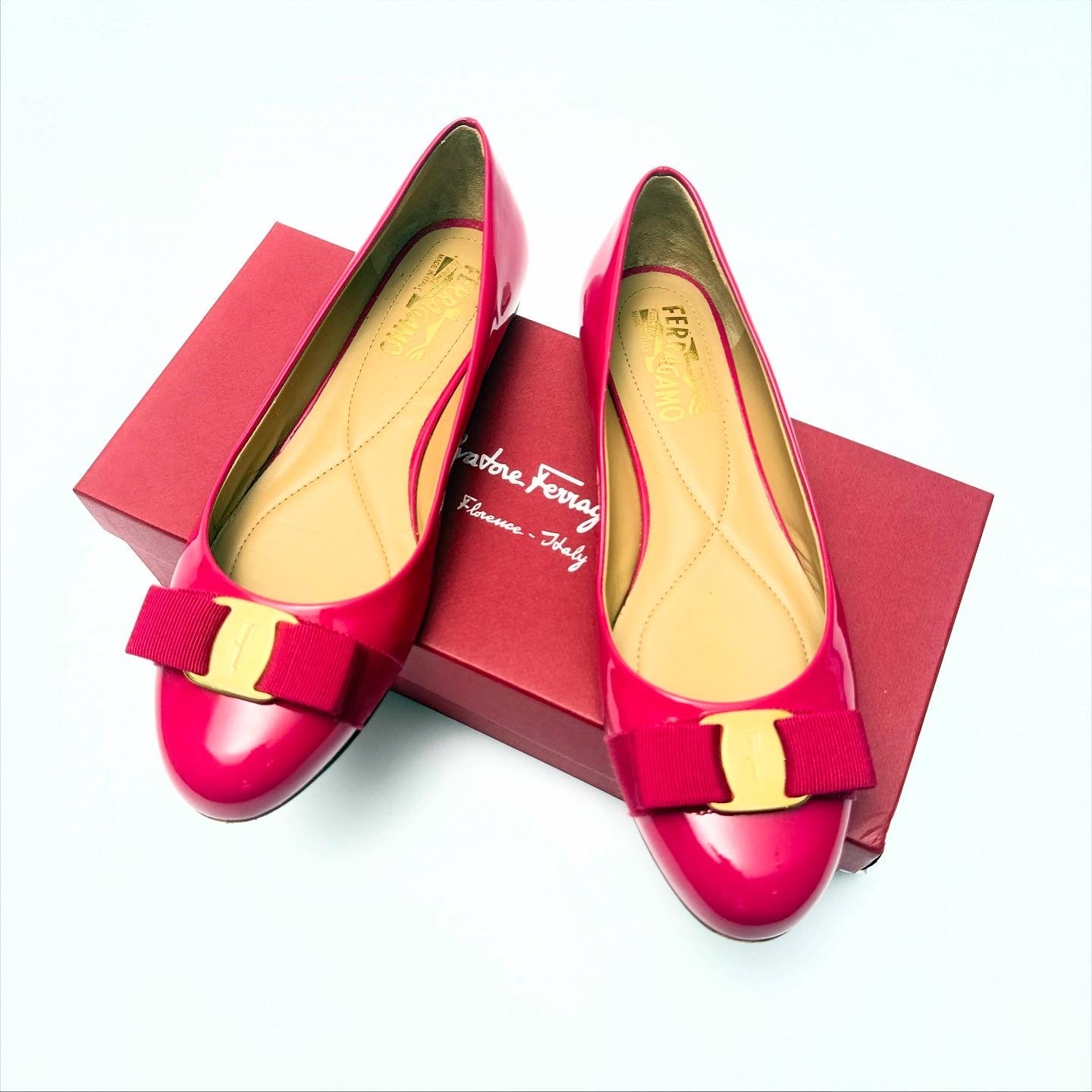 Ferragamo Varina Flats Sz 8.5